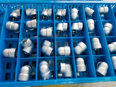 Gomito a 90 gradi da 0,75", SW, 3000, ASME B16.11, A182 F51, NACE