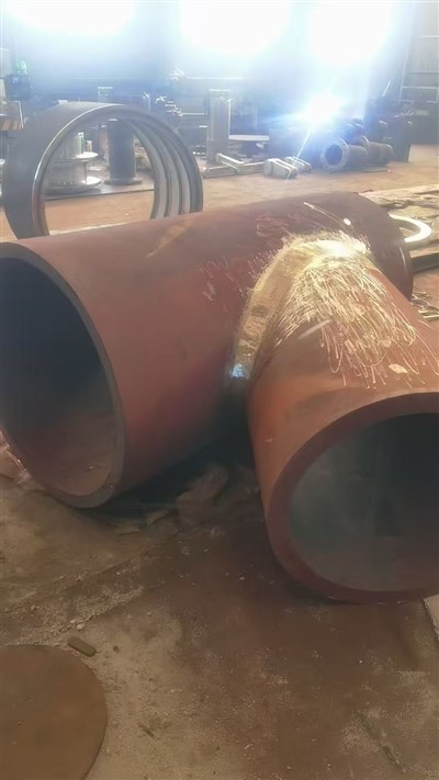 T-Tipo saldato a Y in acciaio al carbonio con pareti spesse 711×610×52-